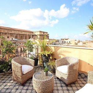 Panto - Rooftop Boutique Rooms